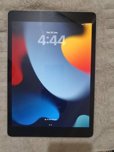 iPad 9th Gen 10.2" Space Gray 64GB with box