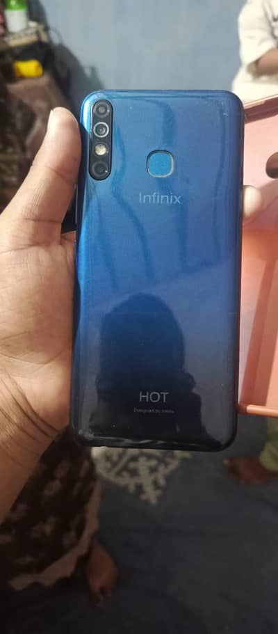 Infinix Hot 8