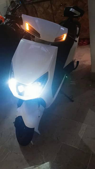 crown beling Roshni plus 2024 model Scooty 100%ok