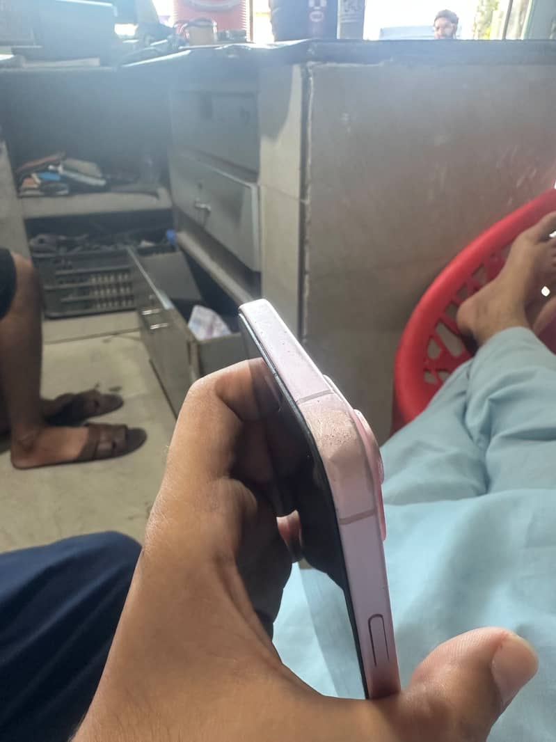 Apple iPhone 15 plus 0