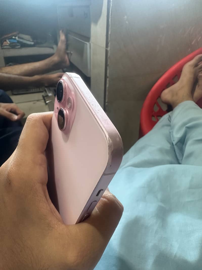 Apple iPhone 15 plus 4