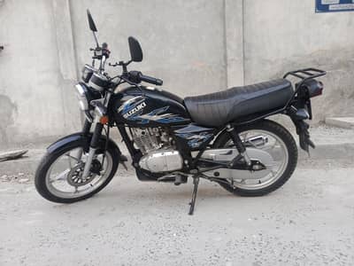 Suzuki GS 150 2022
