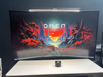 Samsung Odyssey G5 32” QHD 165Hz Curved Gaming Monitor — Like New