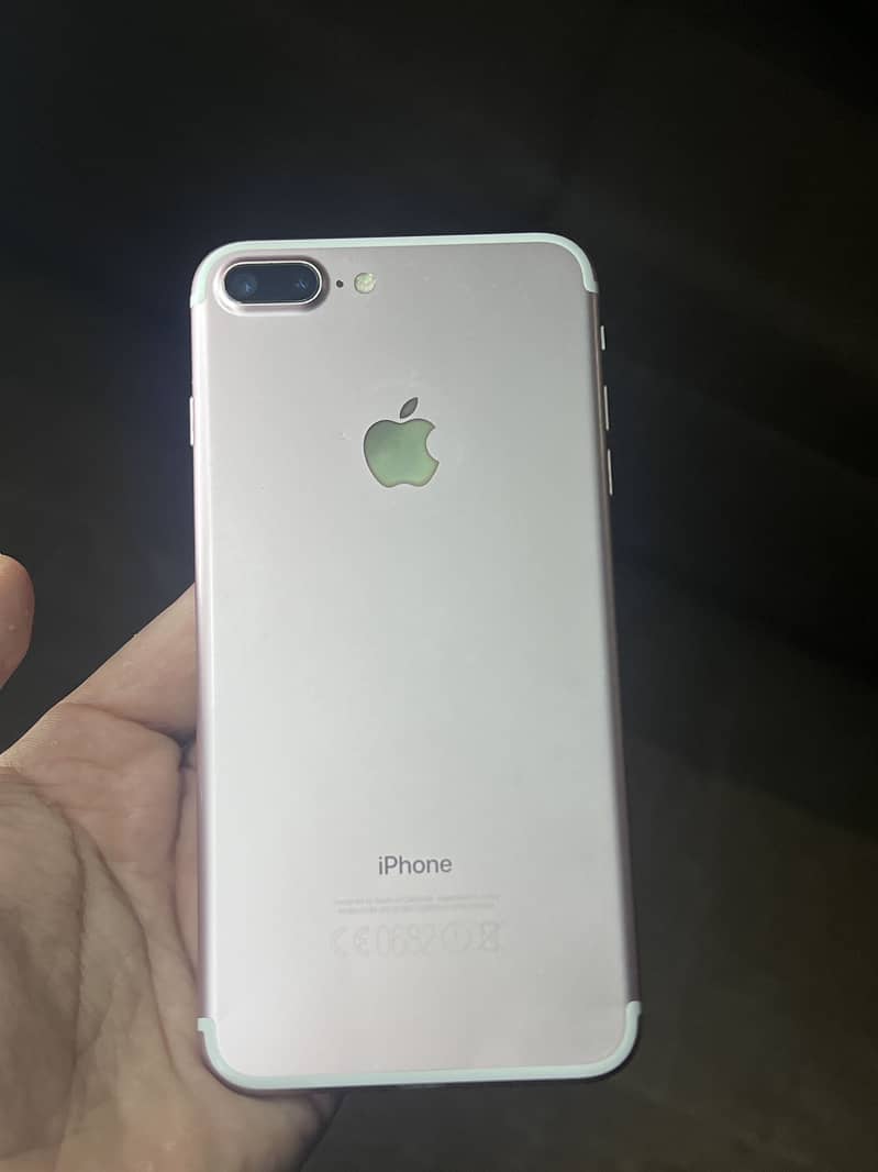 Apple iPhone 7 Plus 0