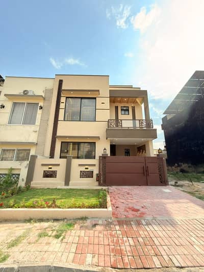 5 Marla Luxury Designer House For Sale| Prime Location| Bahria Town