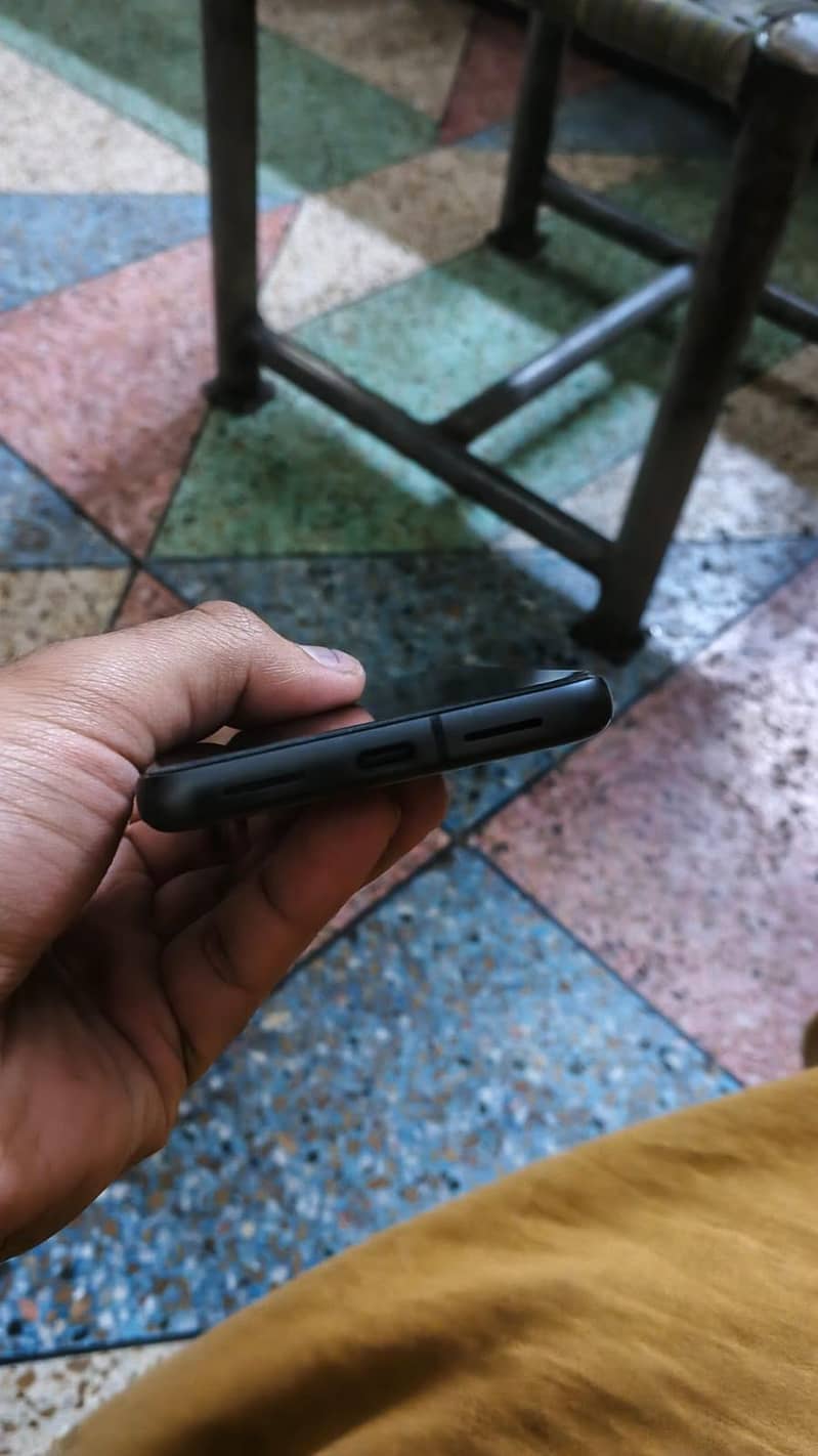 Google Pixel 8 5