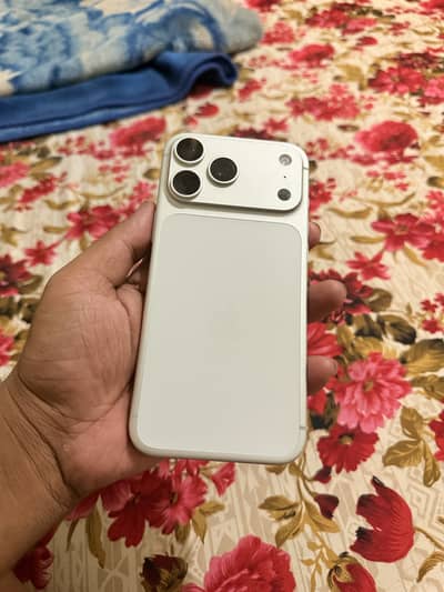 Apple iPhone 17 Pro Max 256 battery 100% sim time available