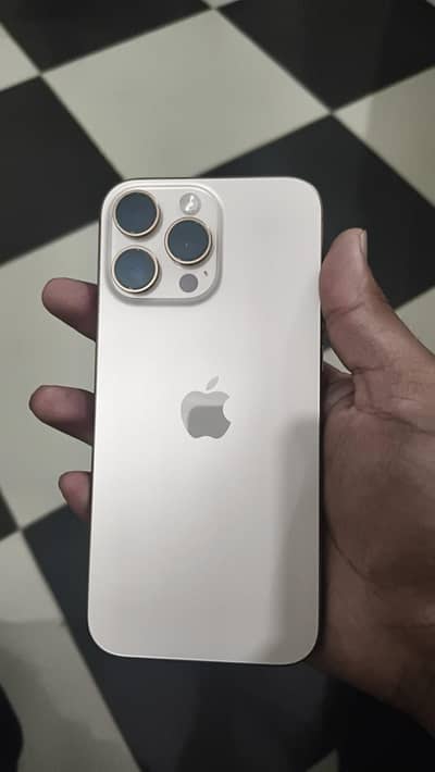 Apple iPhone 16 Pro Max