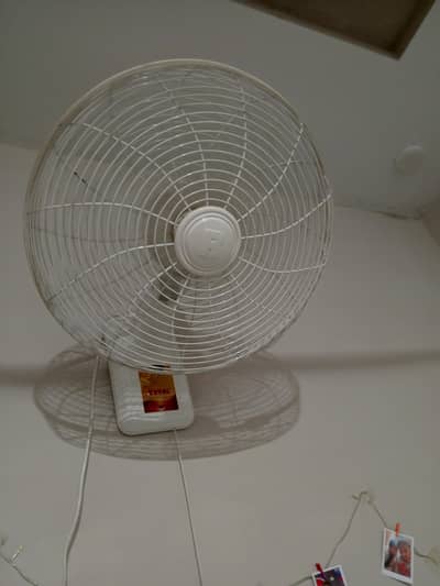 Royal 18" Inverter Wall Fan – 10/10 Condition (Used Only 4 Months)