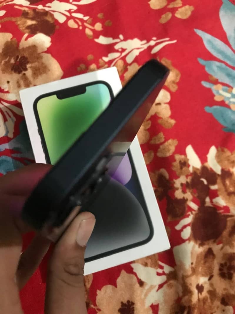 Apple iPhone 14 4