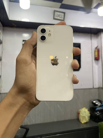 Apple iPhone 12