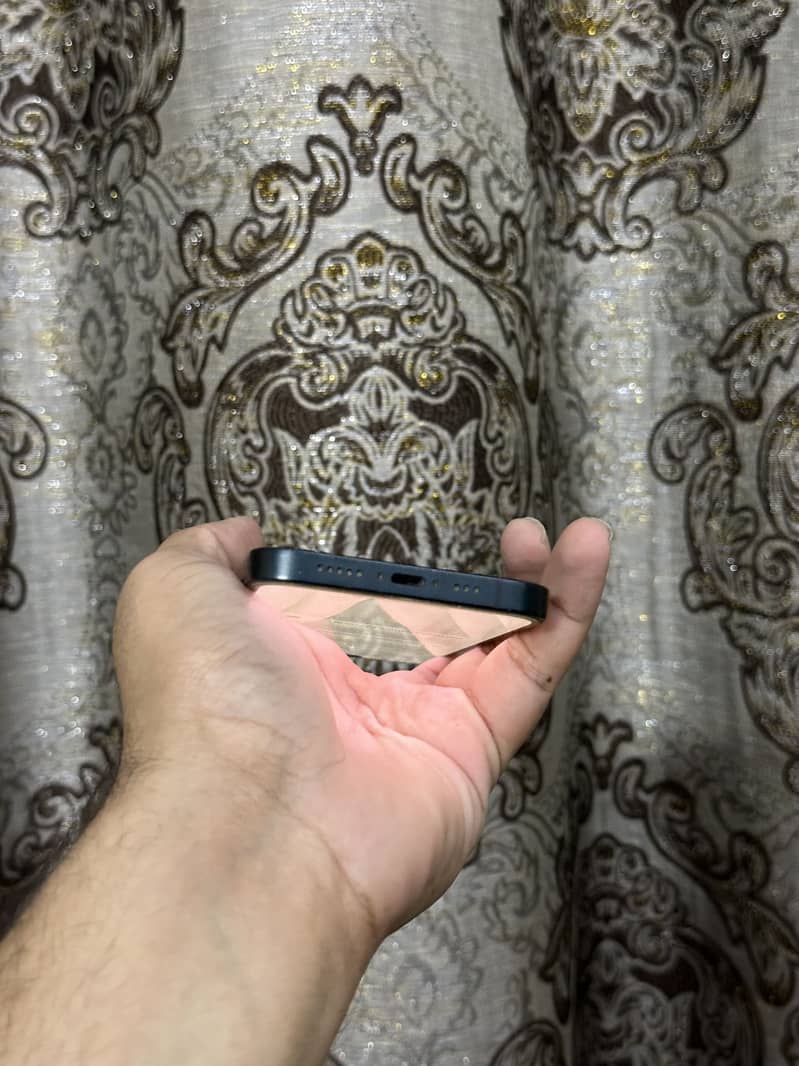 iPhone 14 2