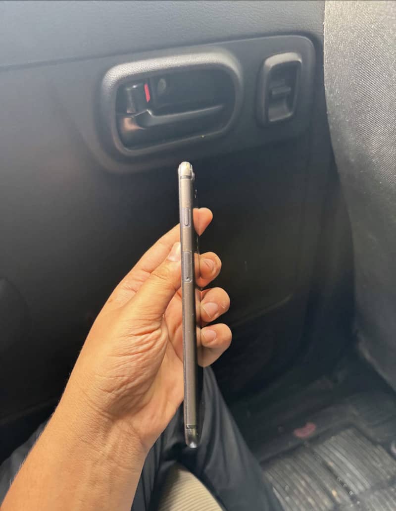 Apple iPhone 8 Plus 2