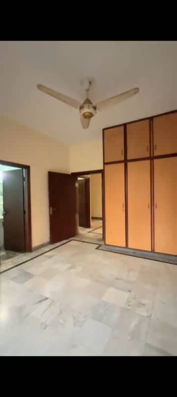 MIAN ESTATE OFFERS MARBLE FLOORING 5 MARLA UPPER PORTION AVAILABLE FOR RENT FOR SMART FAMILY PRIME LOCATION NEAR SHAUKAT KHANAM H