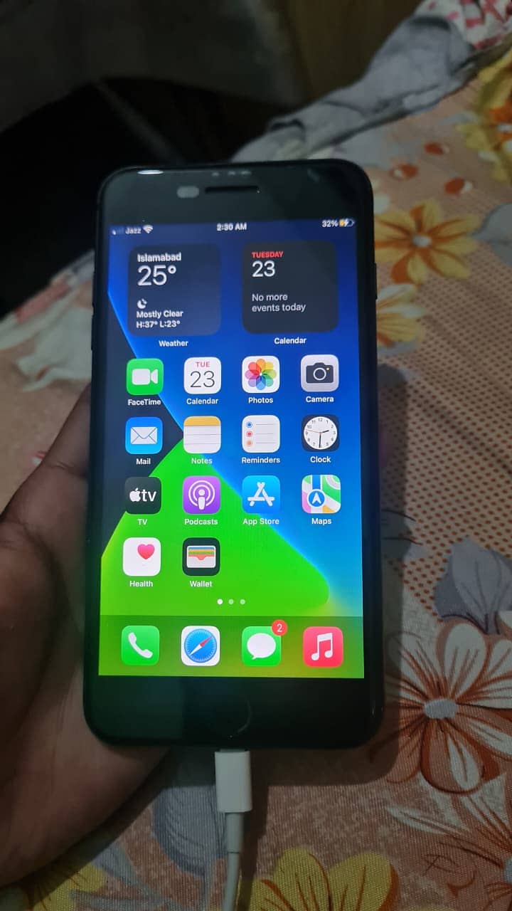 Apple iPhone 7 Plus 0