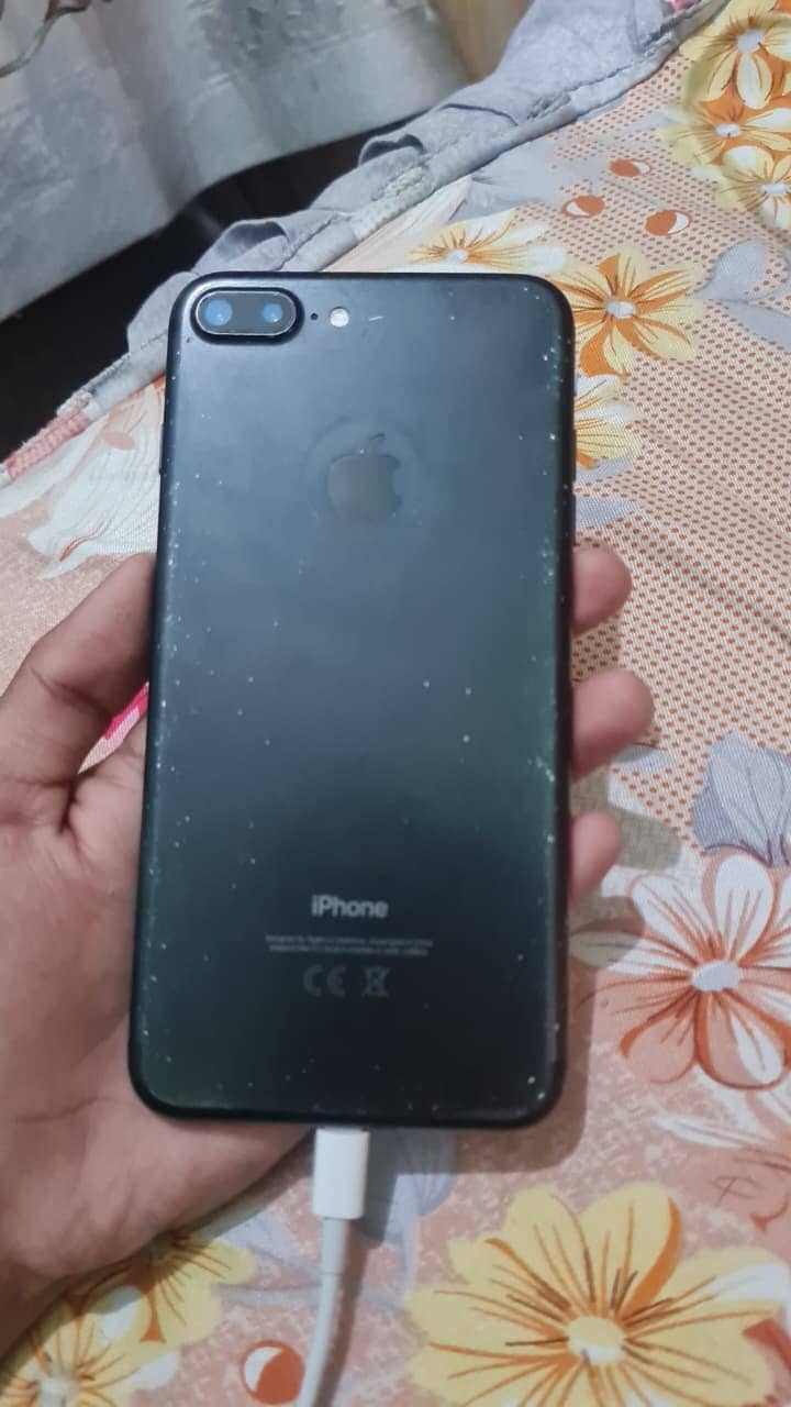 Apple iPhone 7 Plus 3