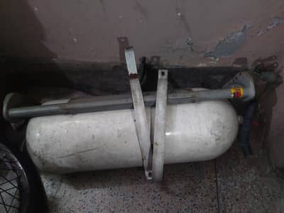 Suzuki alto 2012 cng cylinder