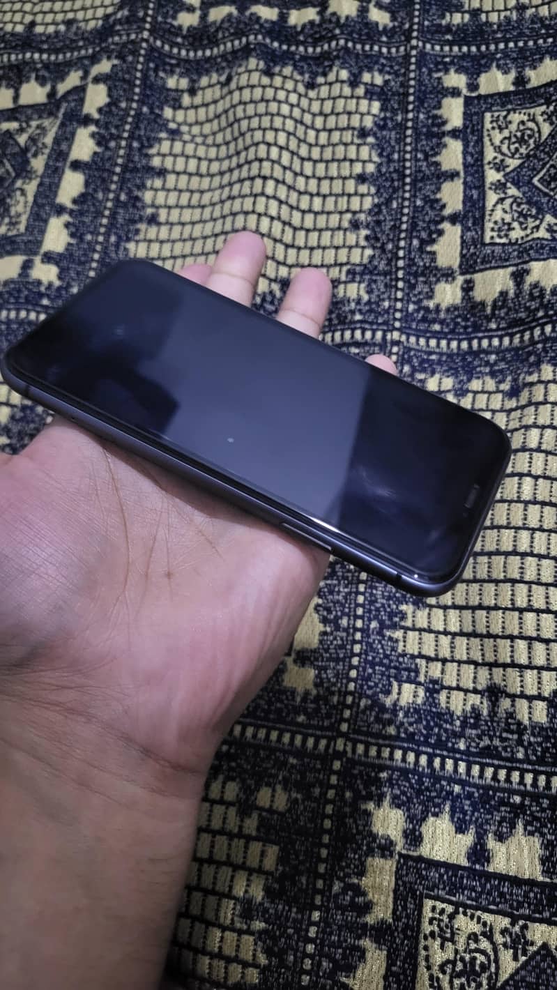Apple iPhone 11 1