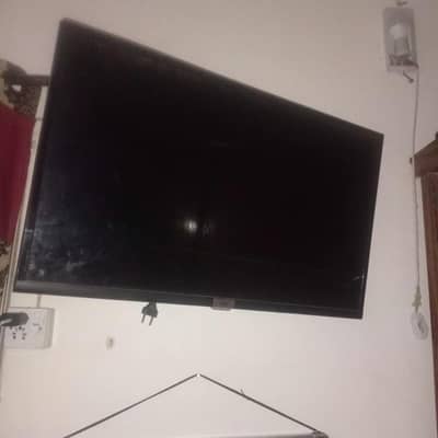 tcl original tv like new just hang for few months