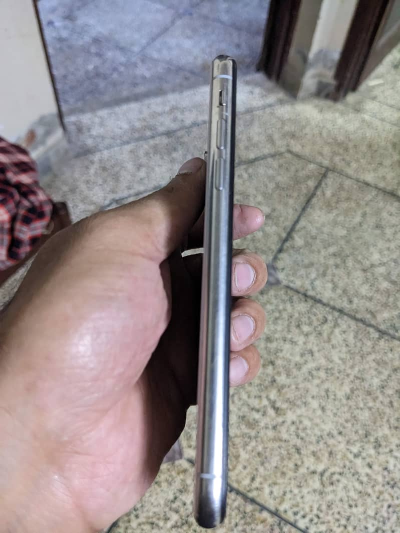 Apple iPhone X 1