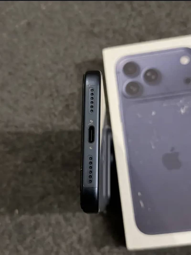 Apple iPhone 17 Pro Max 5