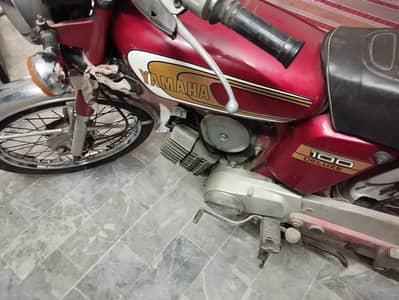 YAMAHA 100CC MODEL 1984 MADE IN JAPAN (antique)