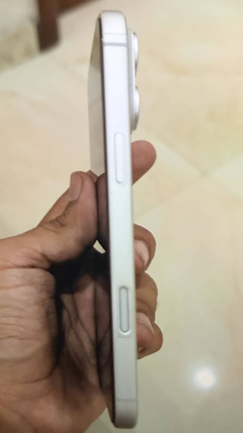 iPhone 17 pro max 4