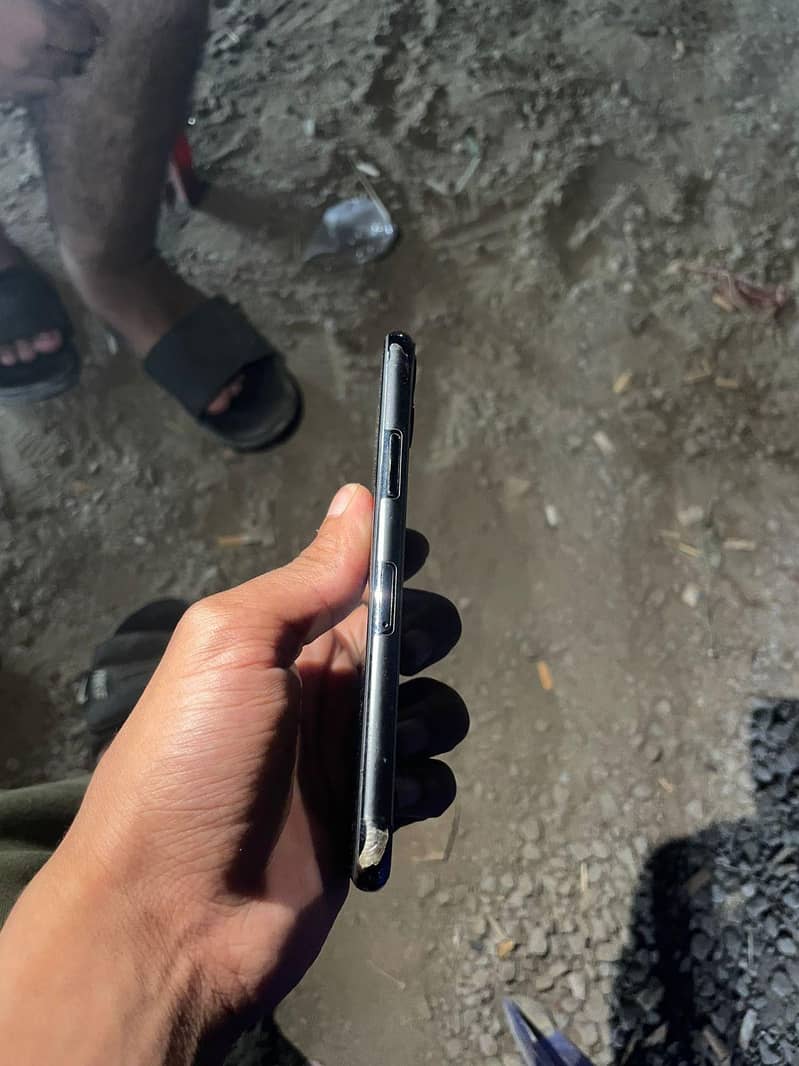 IPHONE 11 PRO 2