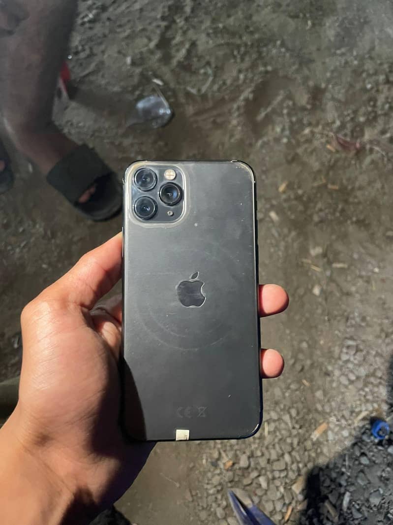 IPHONE 11 PRO 5