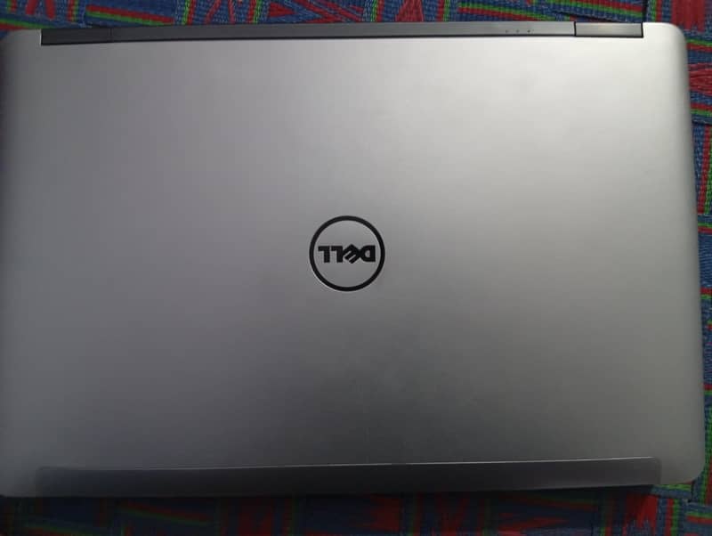 Dell Latitude E6540 0