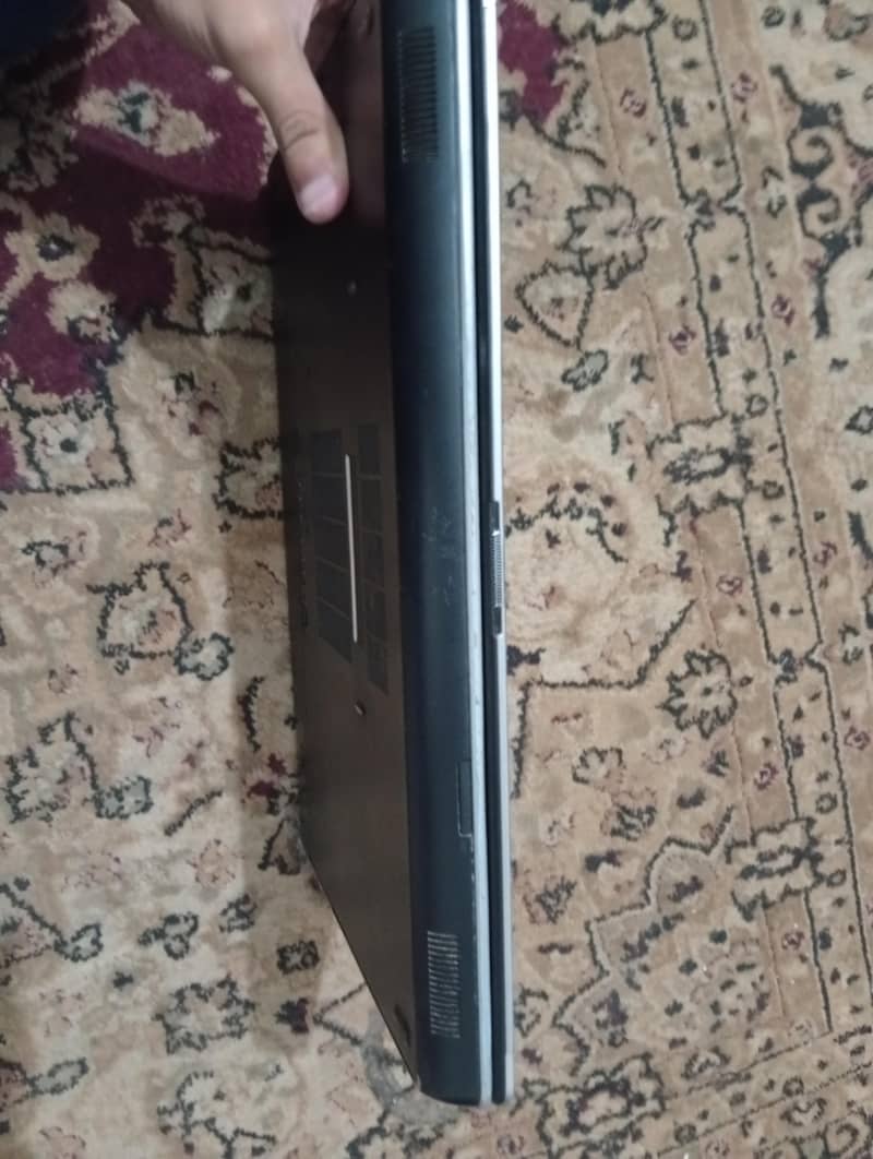 Dell Latitude E6540 2