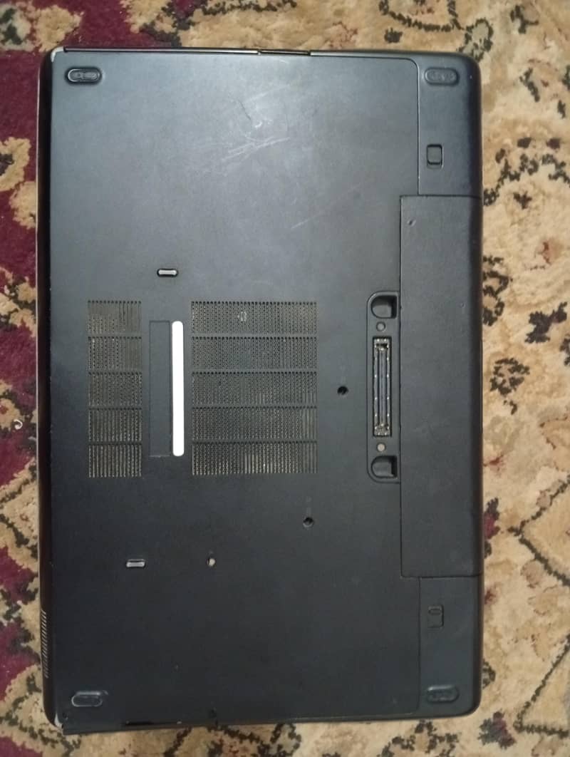 Dell Latitude E6540 5