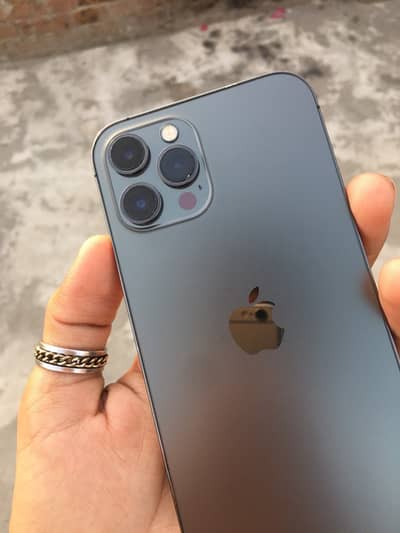 128gb no any fault outclass camera btry performance best