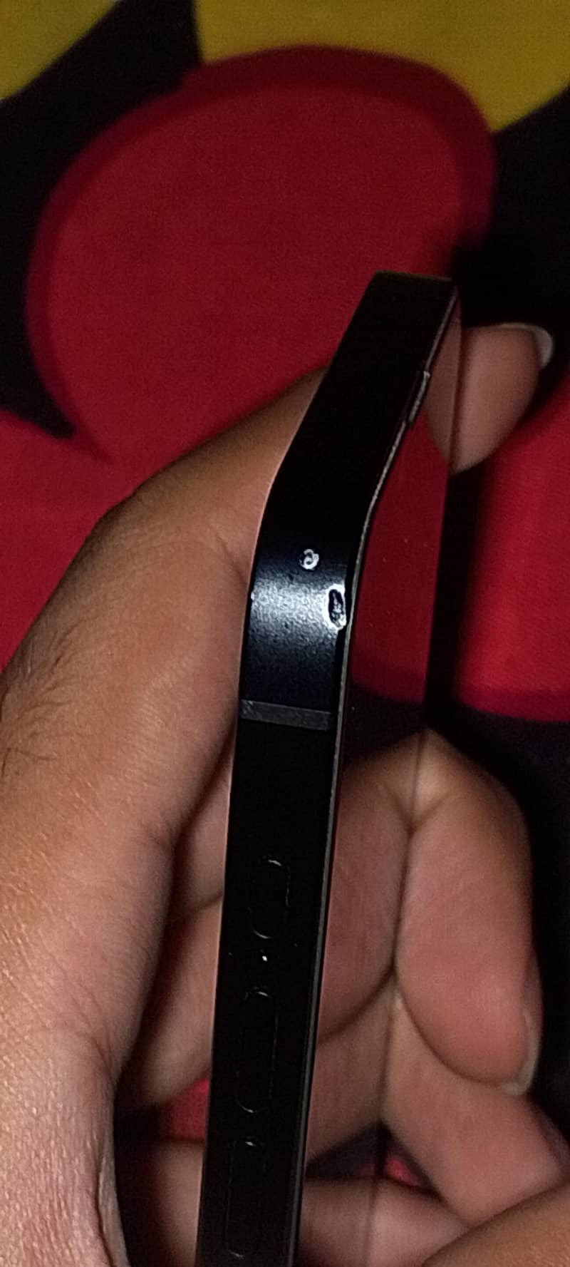 Apple iPhone 16e 1
