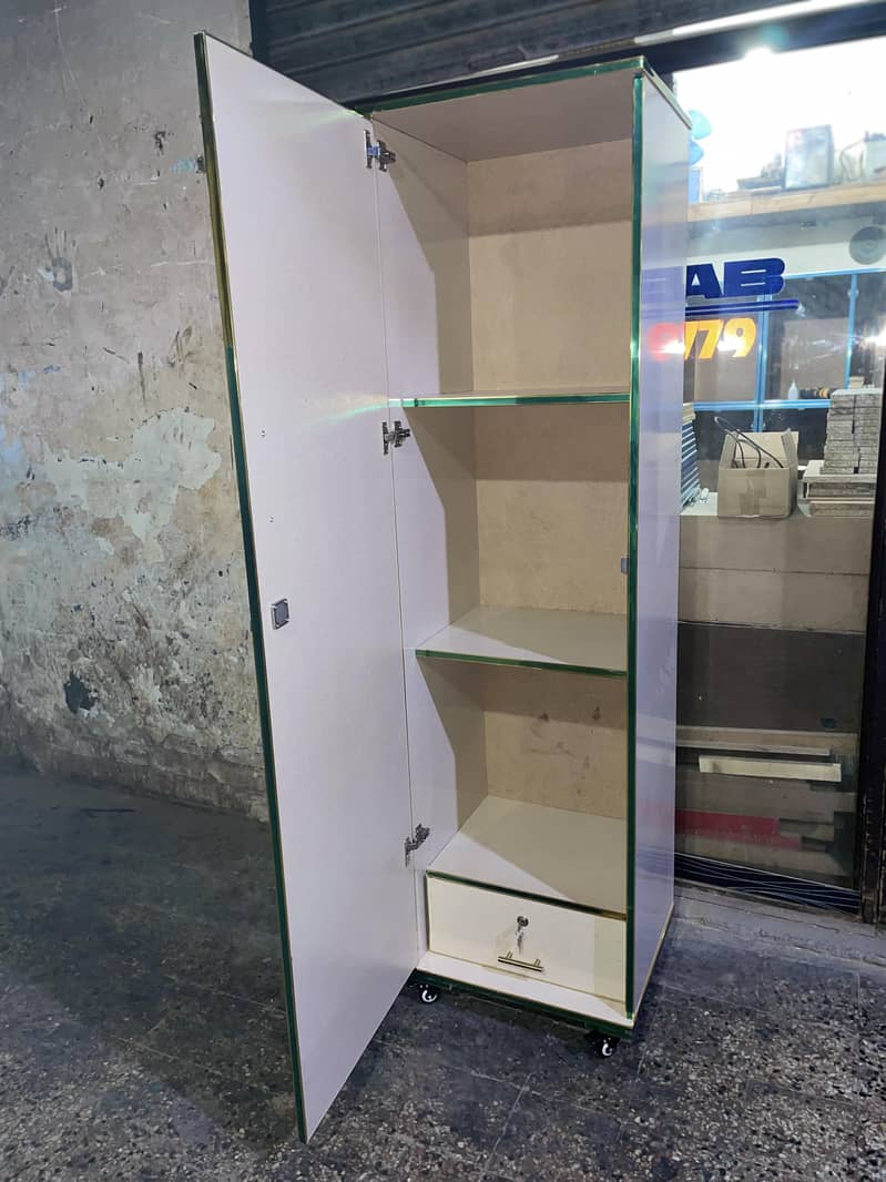 side tebls dressing tebls 7