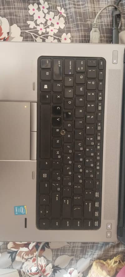 leptop HP 34000 4gb ram  128gb SSD