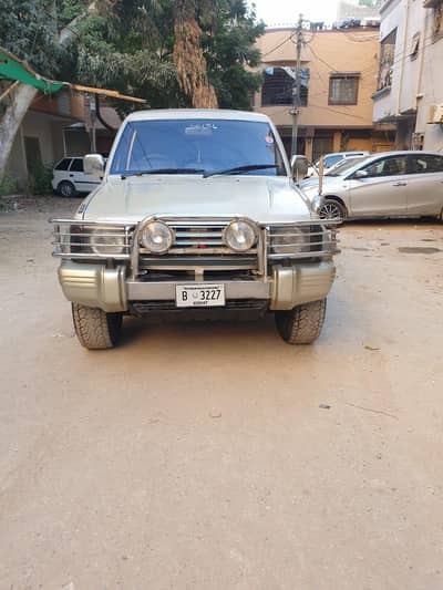 Mitsubishi Pajero 1993