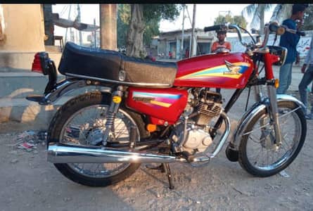 Honda 125cc bike urgent for sale 03294565513