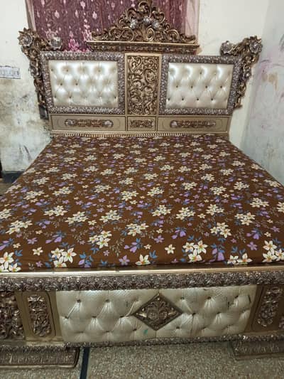 woden double bed