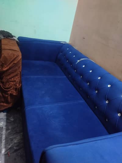 Comfortable Sofa Set Available at a Reasonable Price