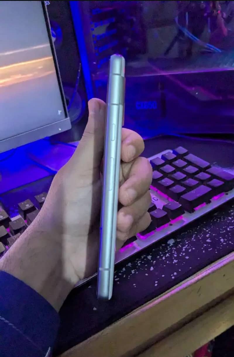 Google Pixel 7a 2