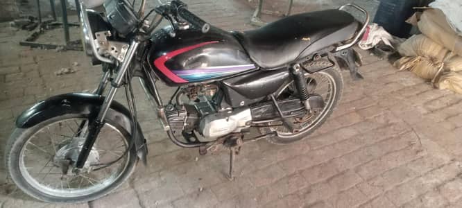 Honda CD 100.   . 2011