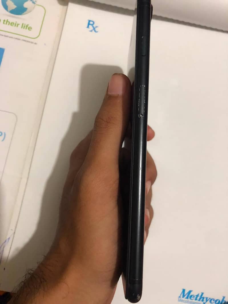 Apple iPhone 7 Plus 3