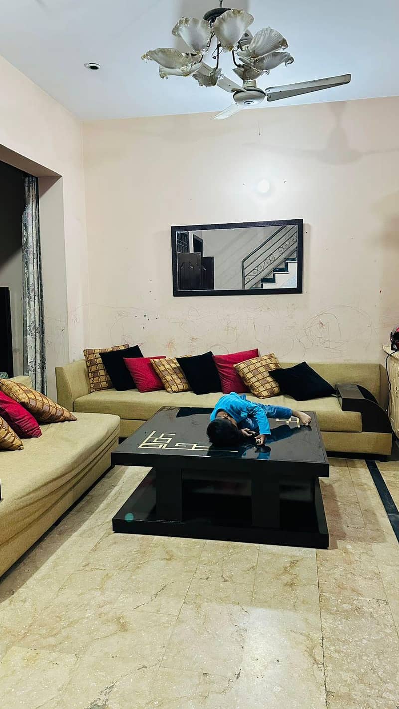 sofa + table 3