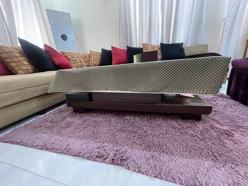 sofa + table 7