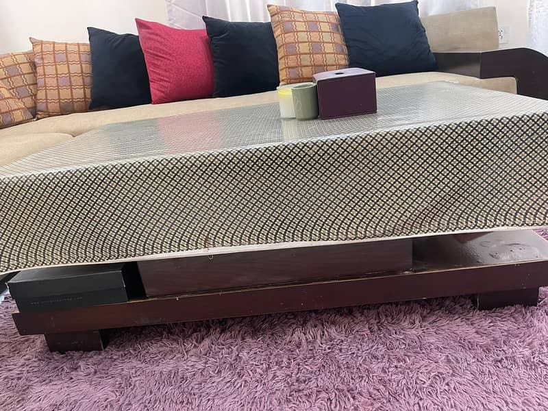 sofa + table 12