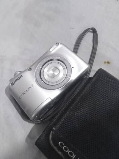 nikon camera  condition 10 by 10 no any fault 100 percent ok
