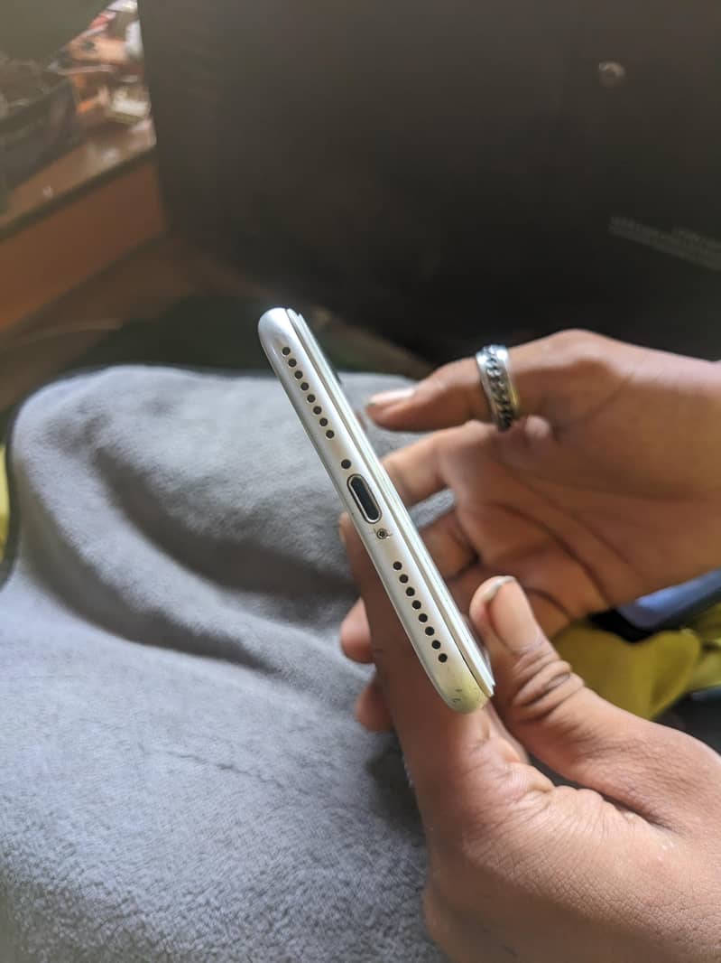 Apple iPhone 7 Plus 2