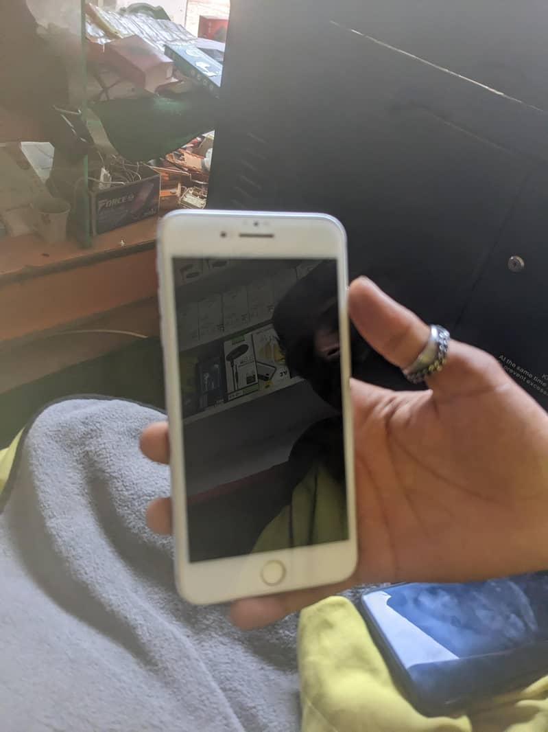 Apple iPhone 7 Plus 5