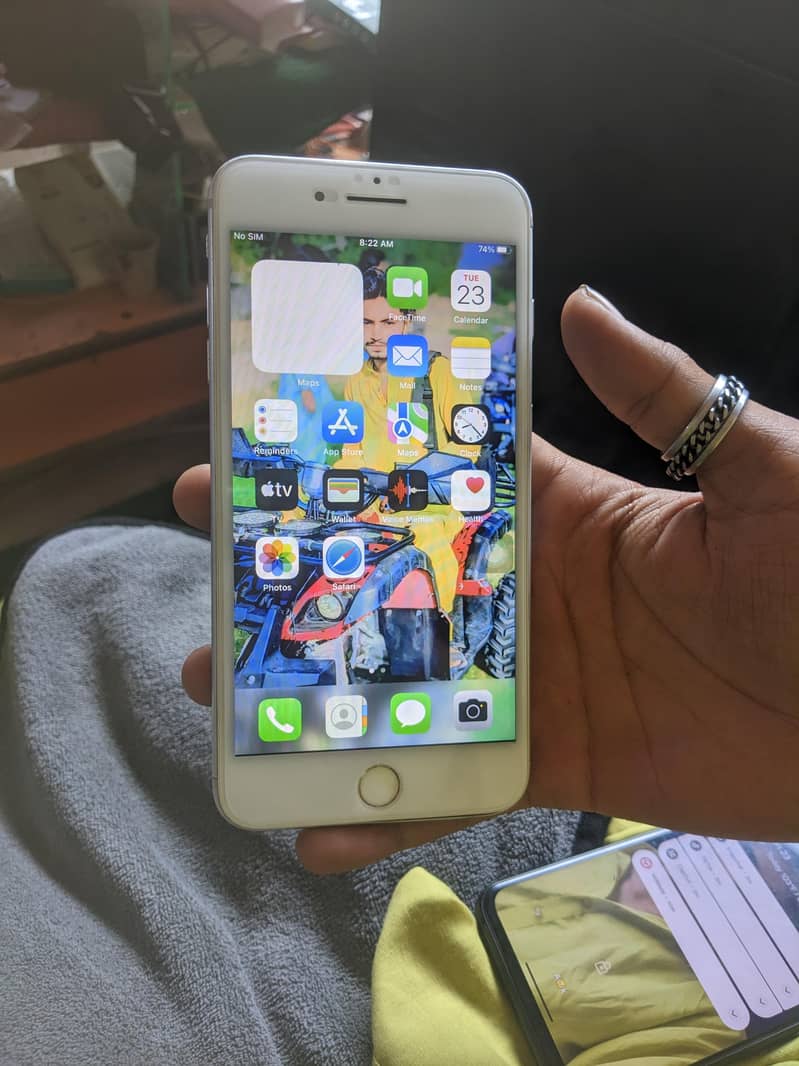Apple iPhone 7 Plus 6